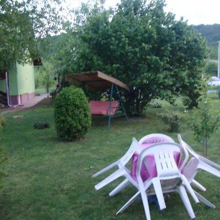 Garden Holiday home Ripac